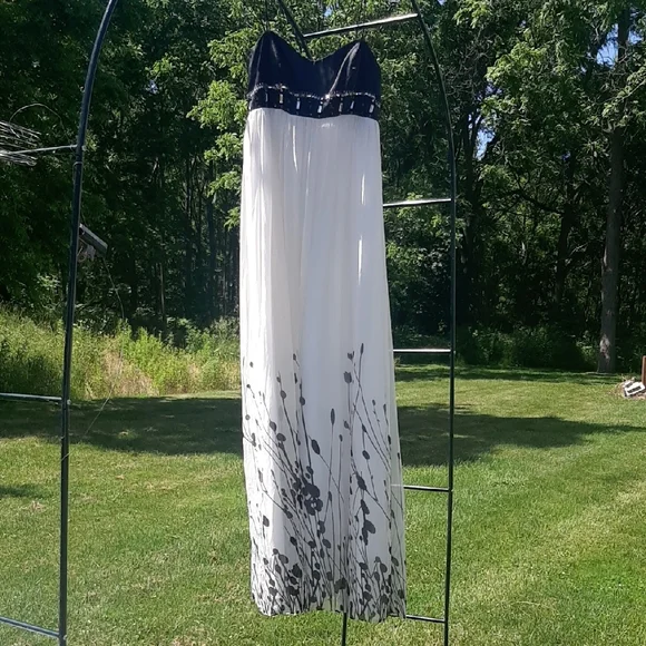 100%SILK🖤JS Boutique Black/White Maxi Dress with Rhinestones/Sequins💝Sz 6 - Picture 4 of 11